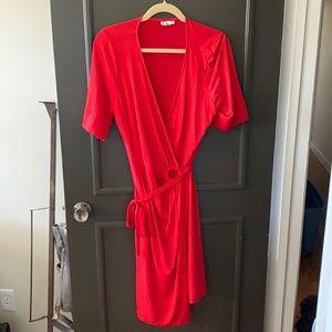 A Pea In The Pod Short Sleeve Wrap Dress